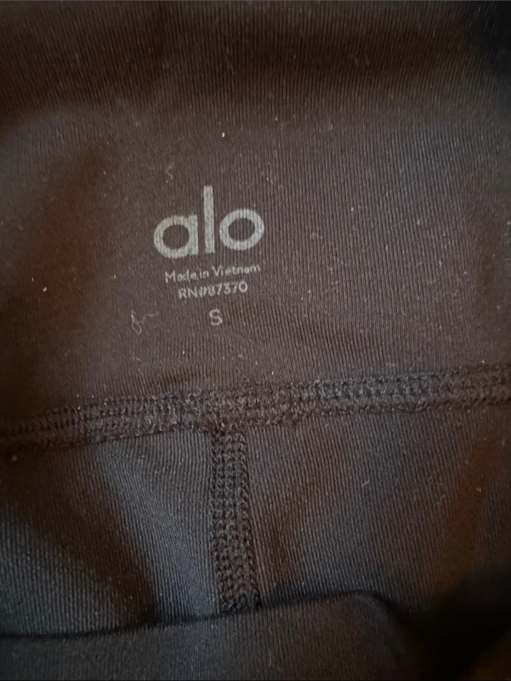 ALO Yoga leggings ribbed